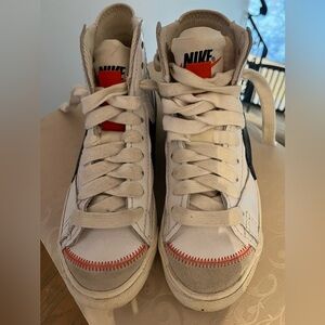 Nike Women’s Blazers 77 Jumbo. Size 7.5